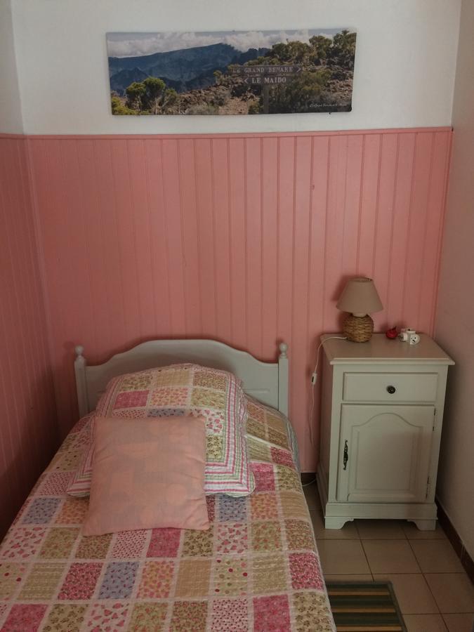 Bed and Breakfast Chez Mamie Les Avirons Exterior foto